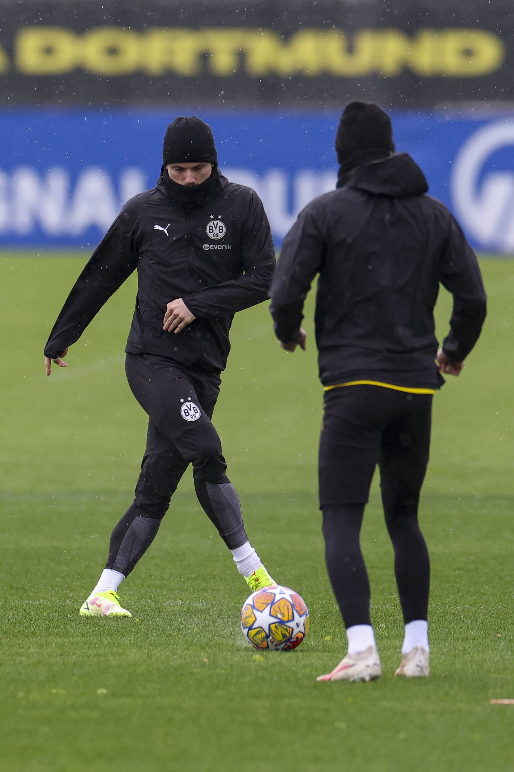 雷速体育-关于国际比赛日丹佛掘金备战欧冠，远射贴柱细节曝光，气氛紧张，年轻球员得到机会的信息