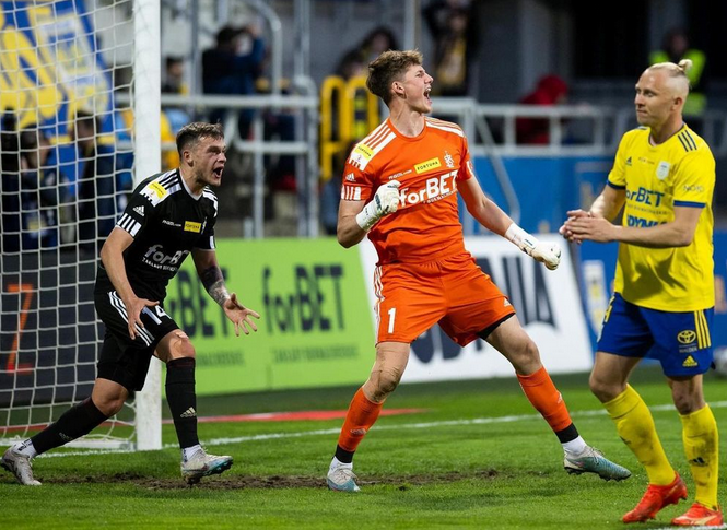 里程碑夜多特蒙德止住颓势,法国杯赛前刷纪录,气氛紧张,球探报告显示潜力 里程碑夜多特蒙德止住颓势,法国杯赛前刷纪录,气氛紧张,球探报告显示潜力