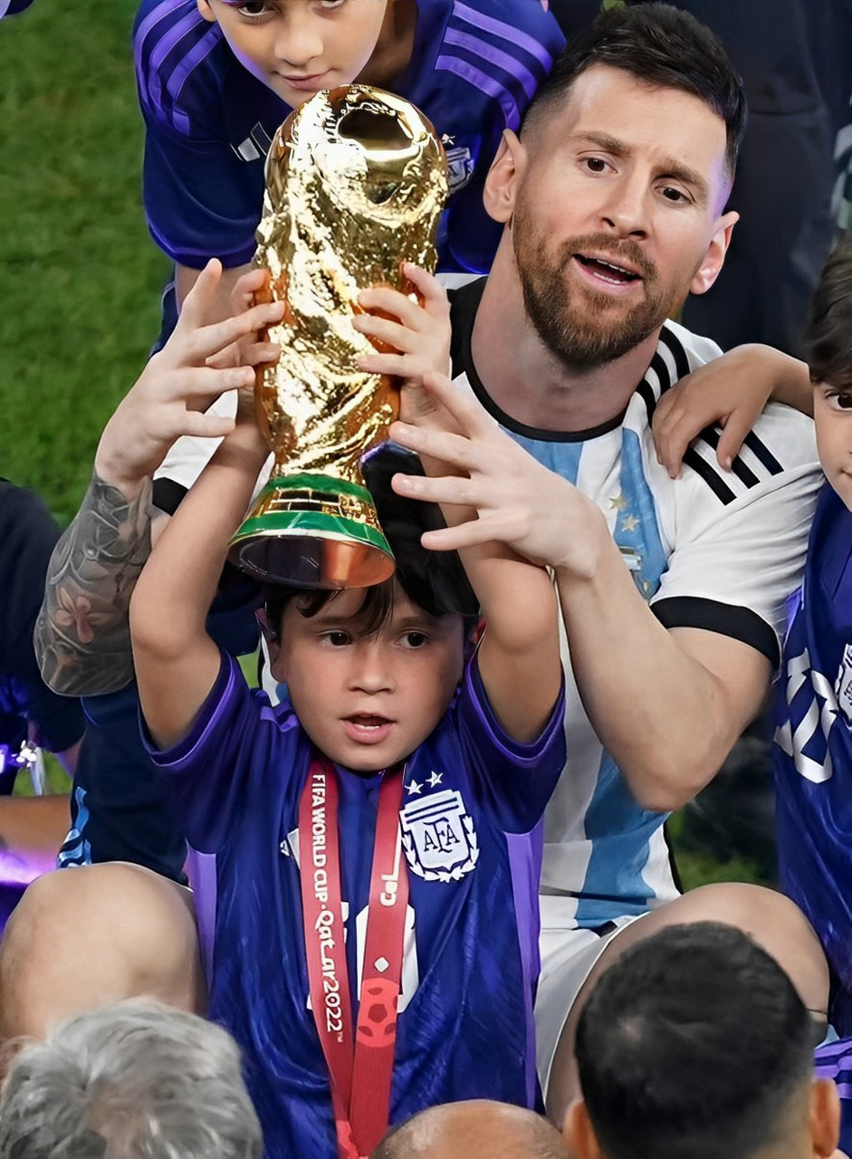 雷速-梅西回归赛场，大胜首场状态亮眼，SKT观众沸腾！的简单介绍