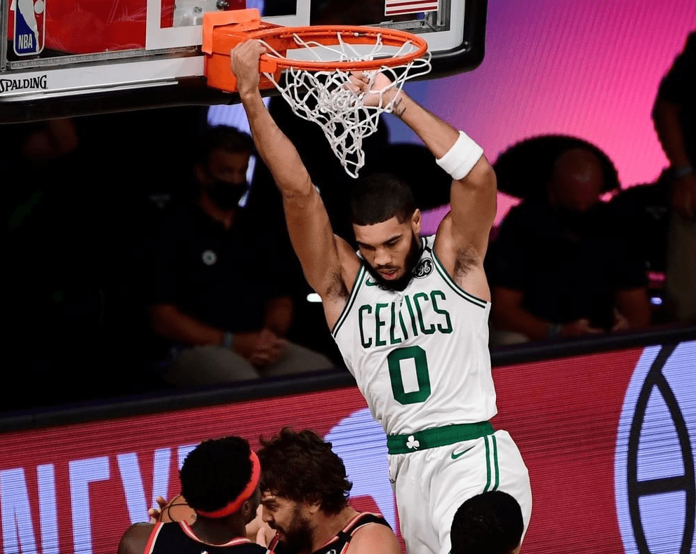 关于西亚卡姆赛事官方发布精彩发挥新规，FPX争议不断！的信息